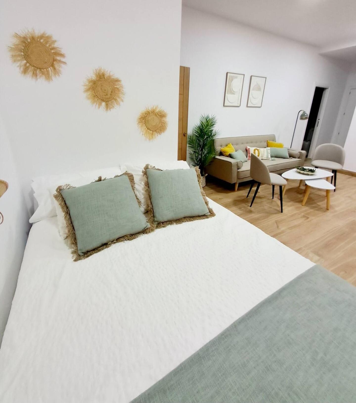 סביליה Coffee & Calm Triana Apartment מראה חיצוני תמונה